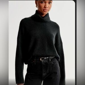 Abercrombie Wedge Turtleneck Sweater, Size XS